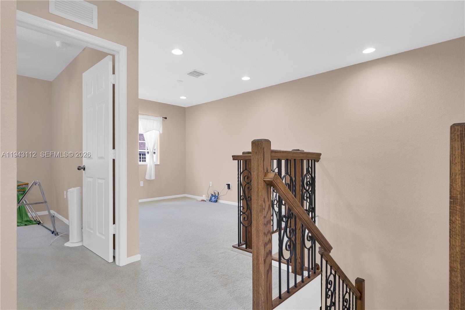 MANDARIN LAKES - Residential