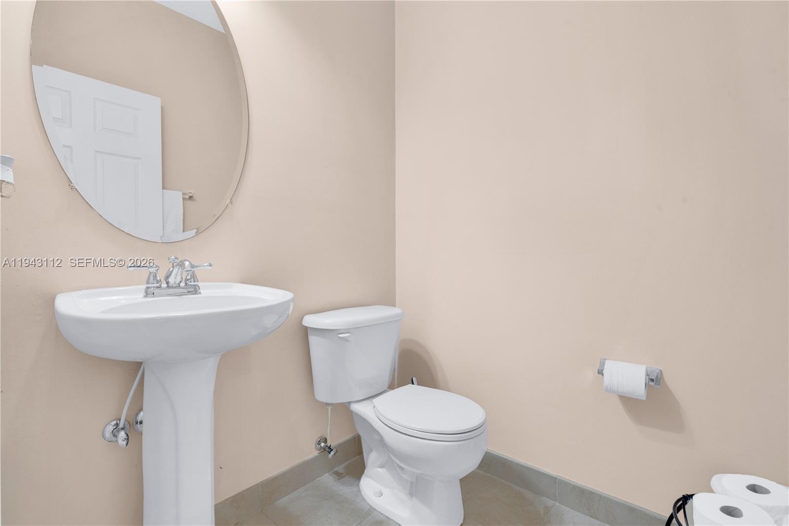 MANDARIN LAKES - Residential