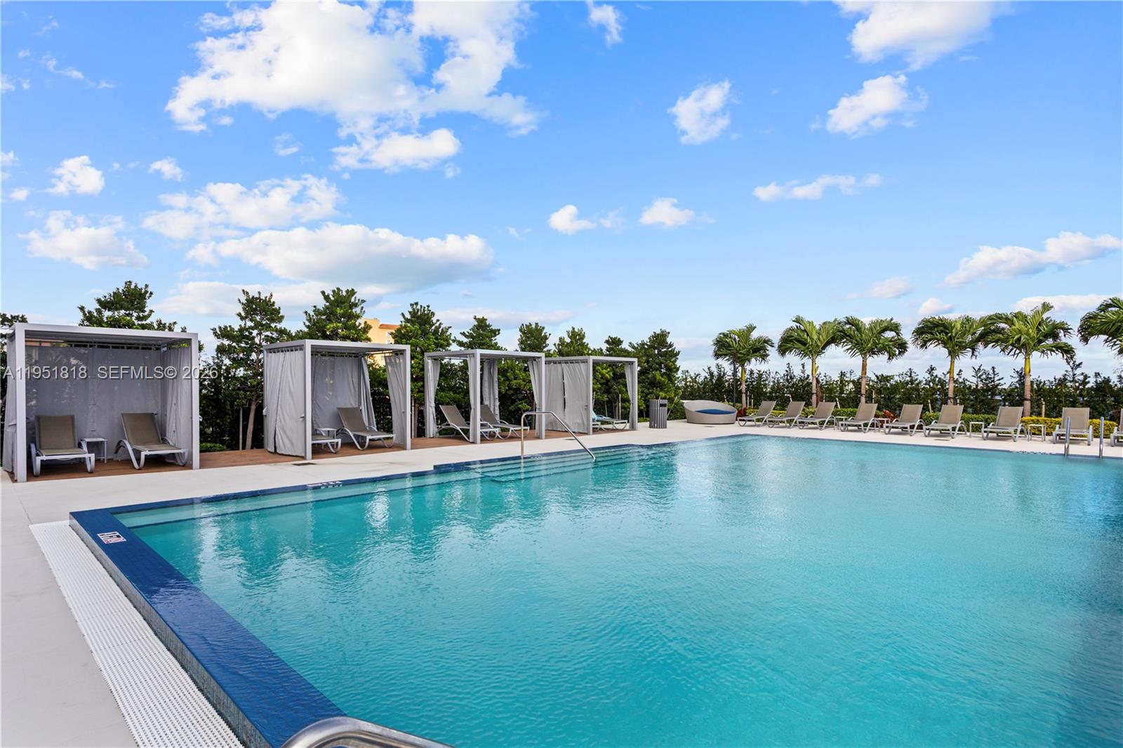 THE LEXI CONDO - Residential