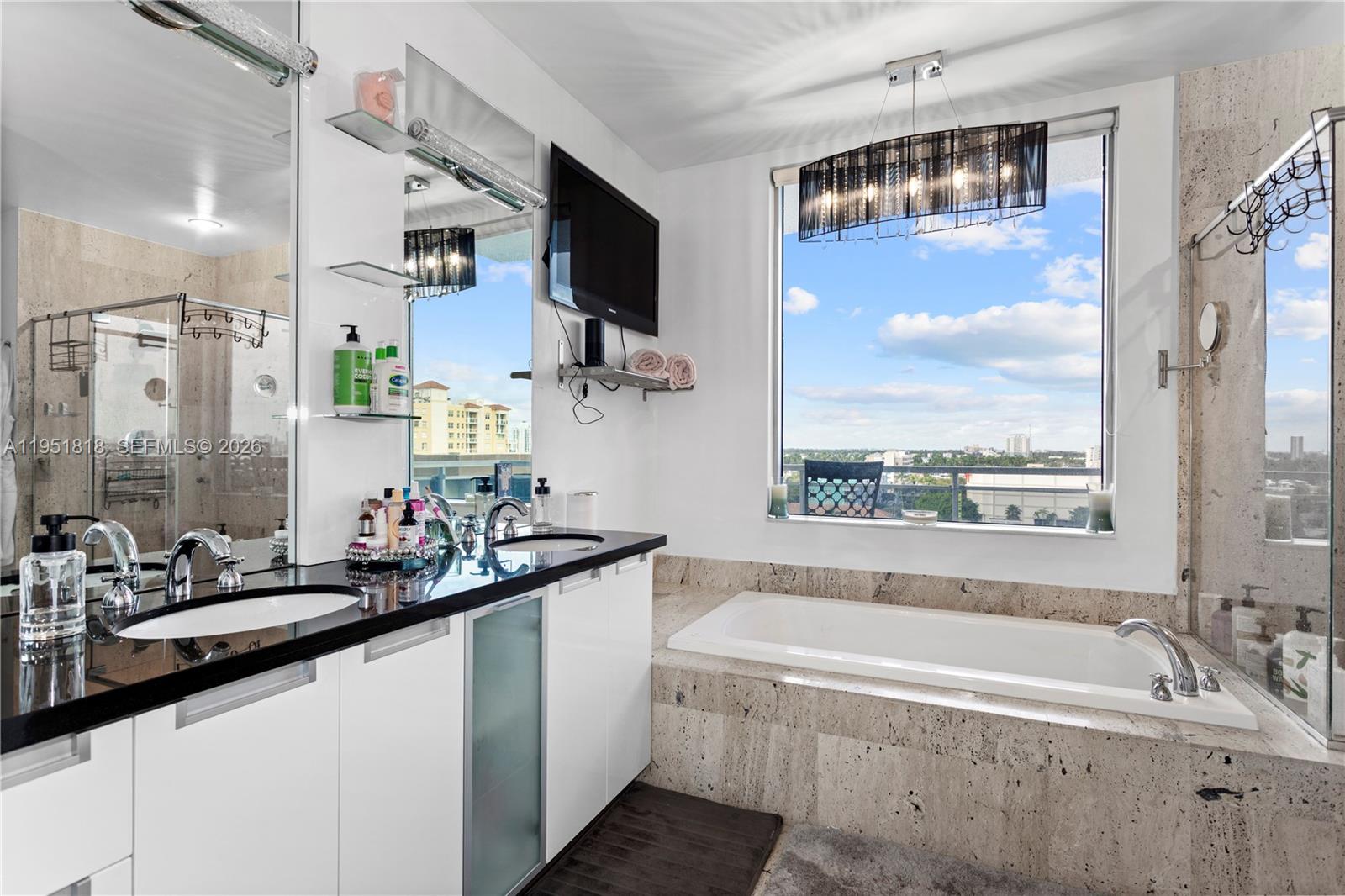 THE LEXI CONDO - Residential