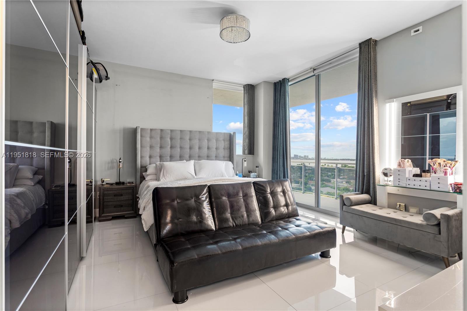 THE LEXI CONDO - Residential