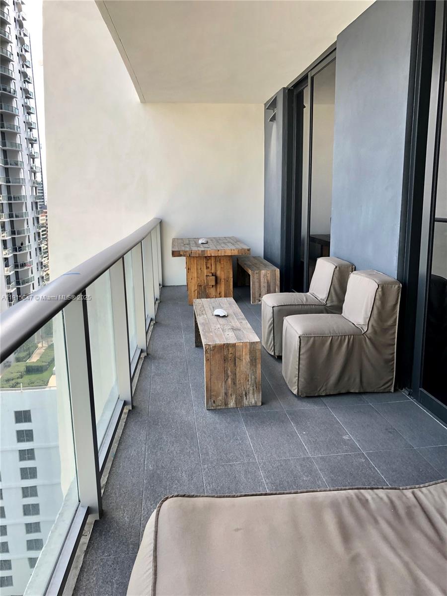 1010 BRICKELL CONDO - Residential Lease
