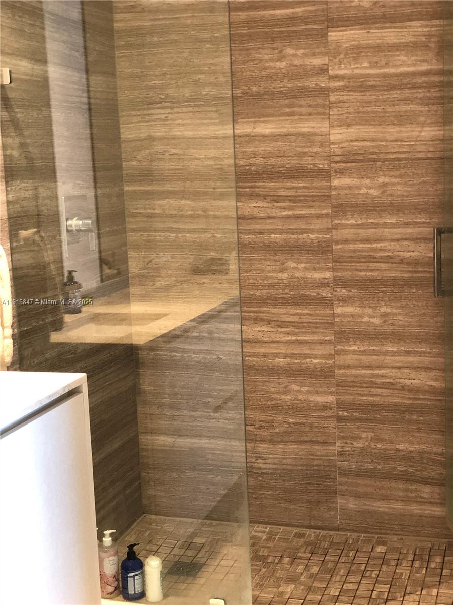 1010 BRICKELL CONDO - Residential Lease