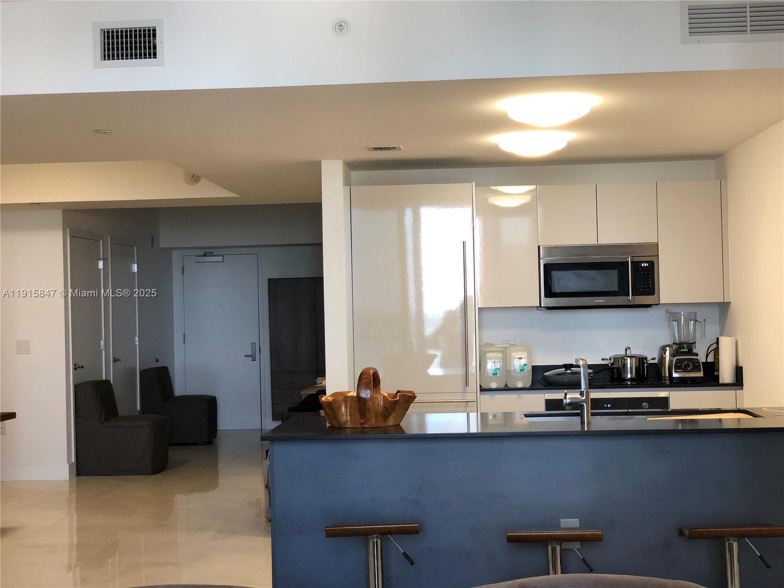 1010 BRICKELL CONDO - Residential Lease