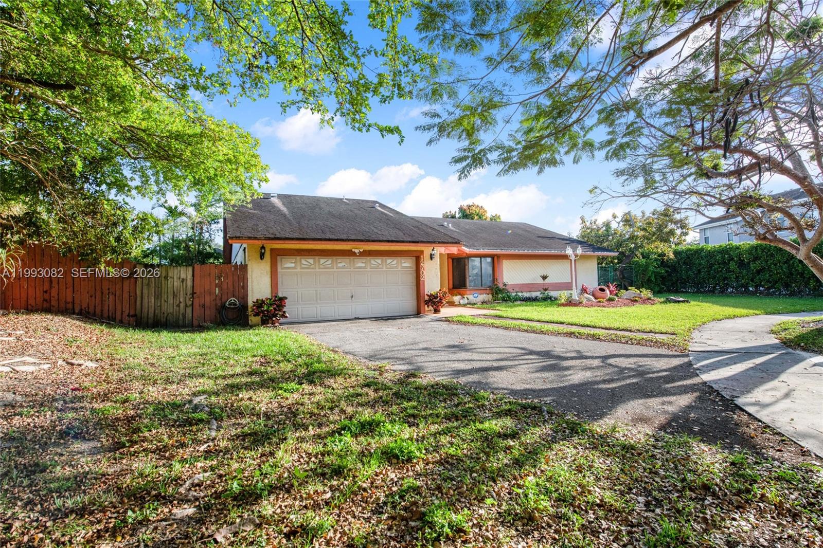 LINDGREN EAST - Residential