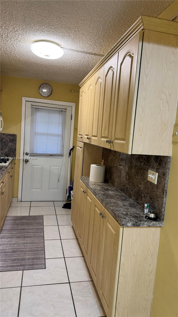 RO-MONT SOUTH CONDO E - Residential