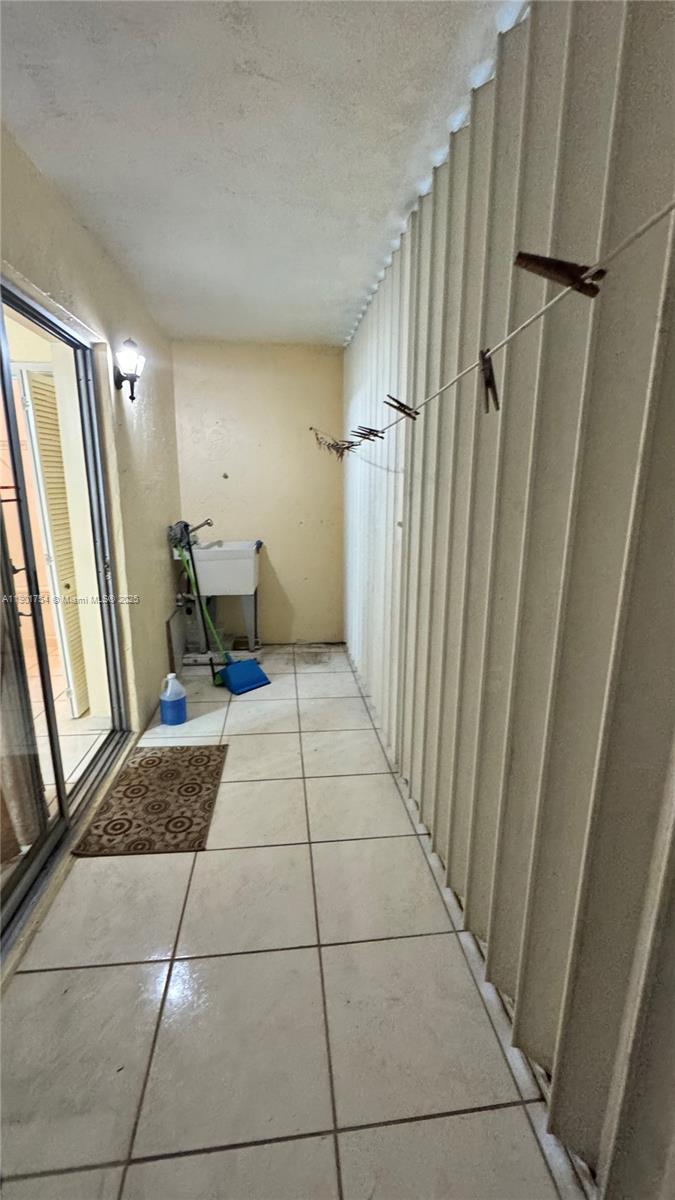 RO-MONT SOUTH CONDO E - Residential