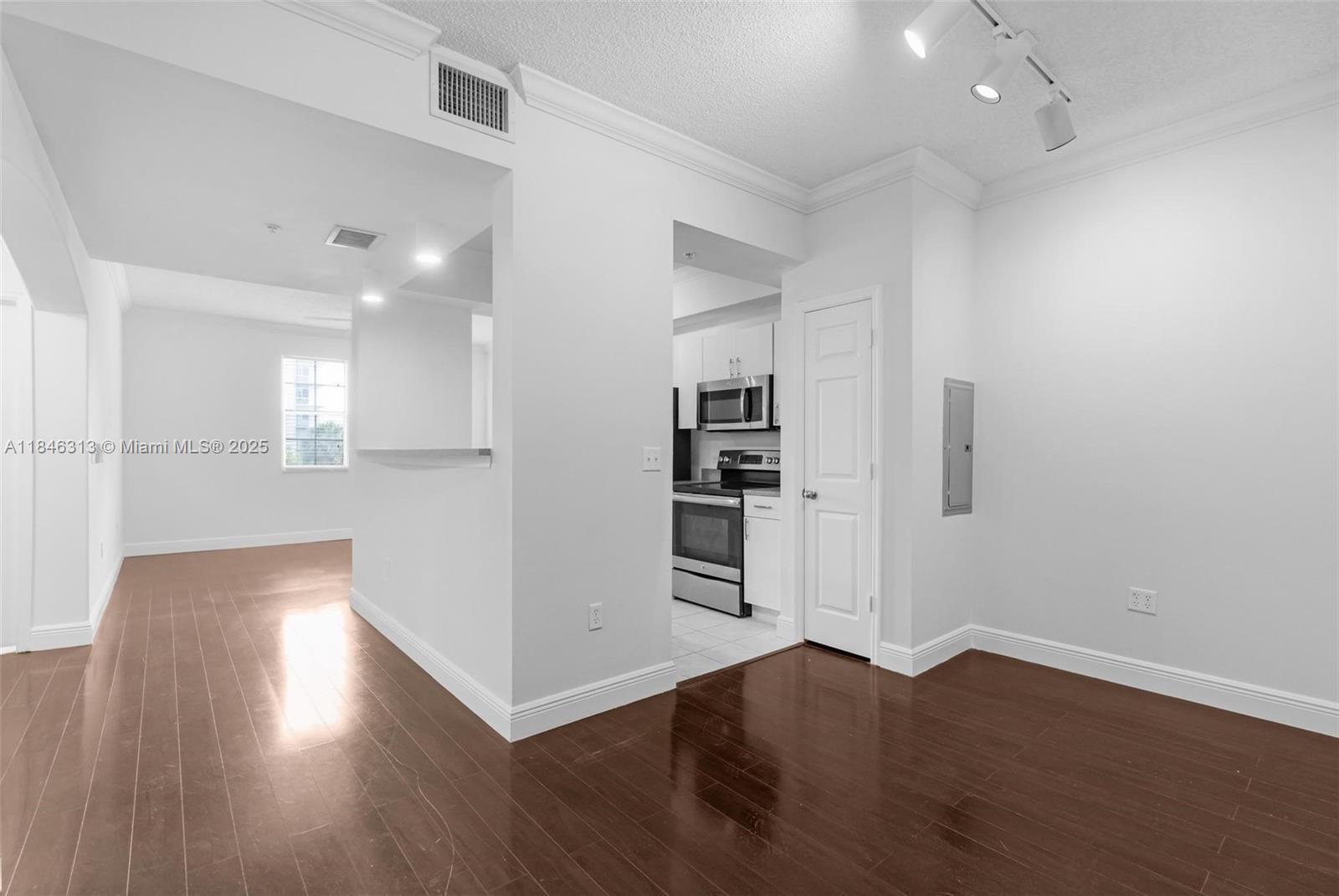 SOLE AT FORT LAUDERDALE C - Residential Lease