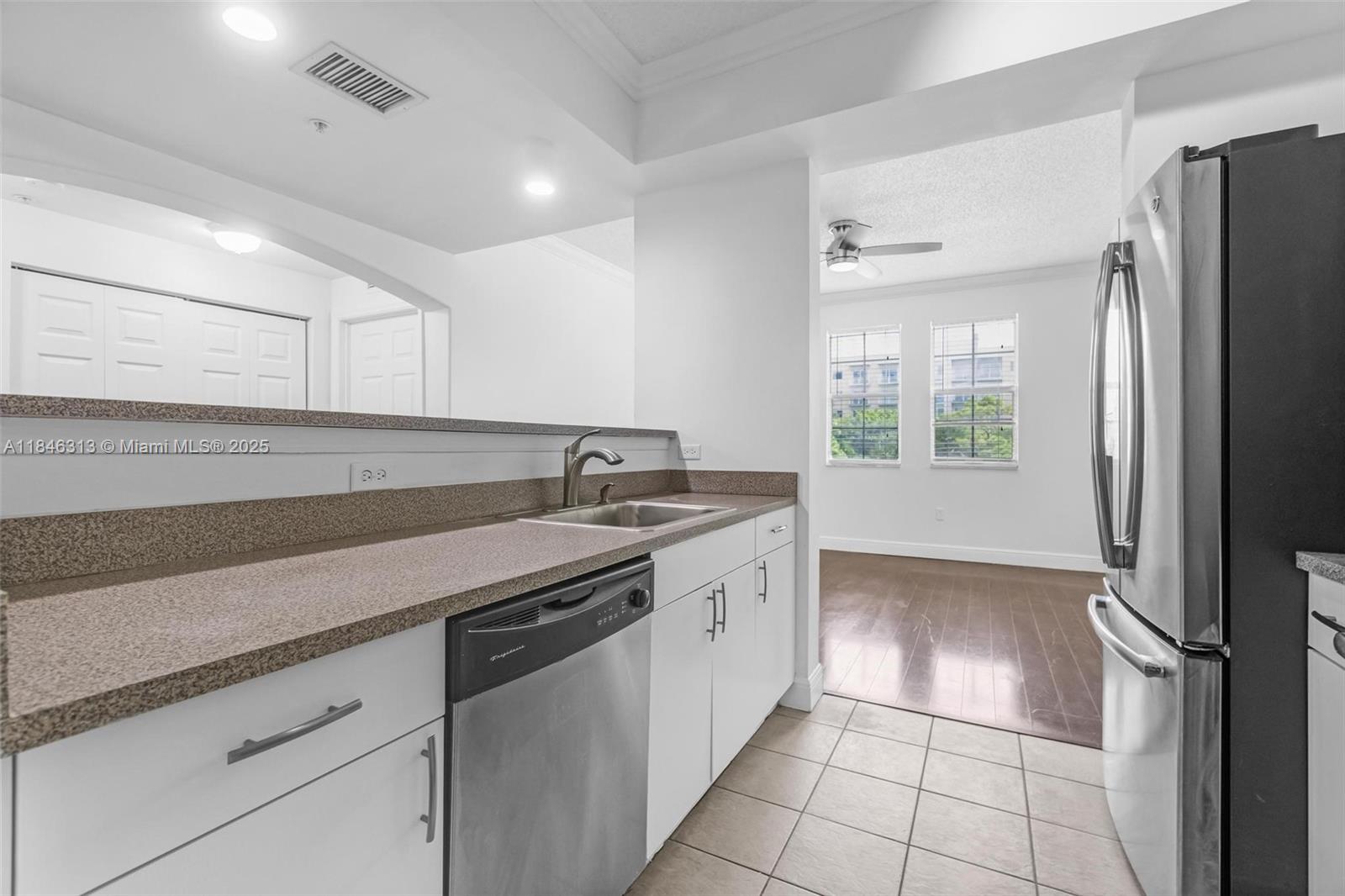 SOLE AT FORT LAUDERDALE C - Residential Lease