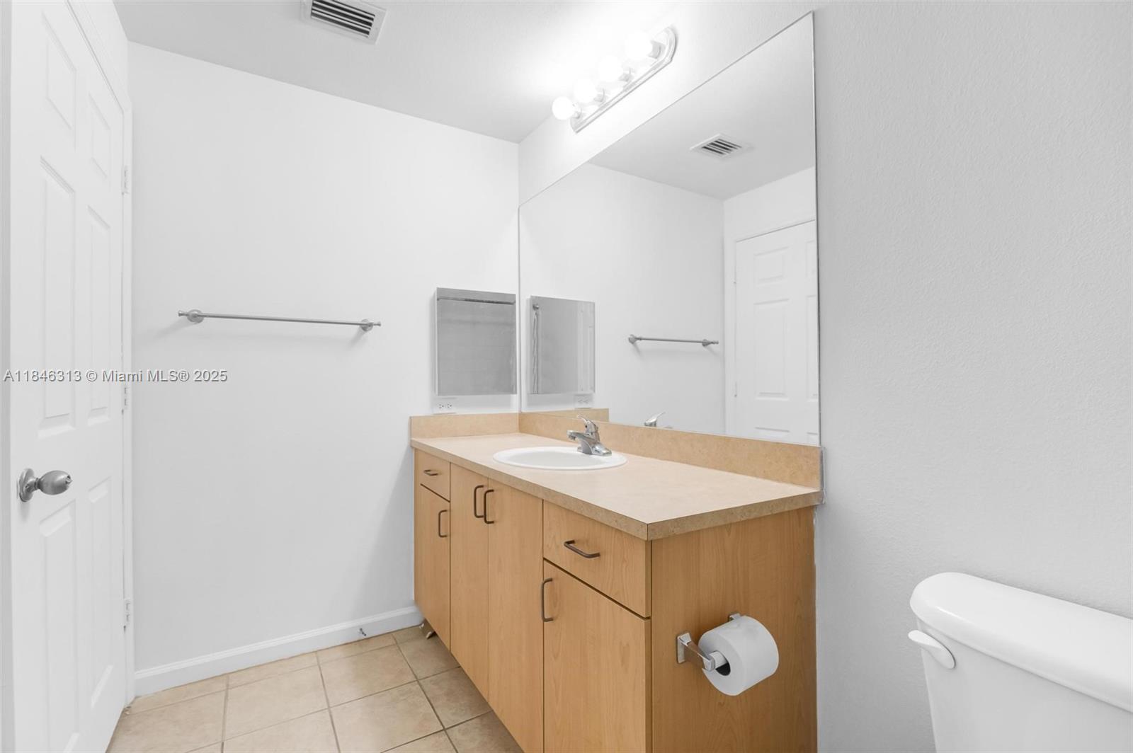 SOLE AT FORT LAUDERDALE C - Residential Lease