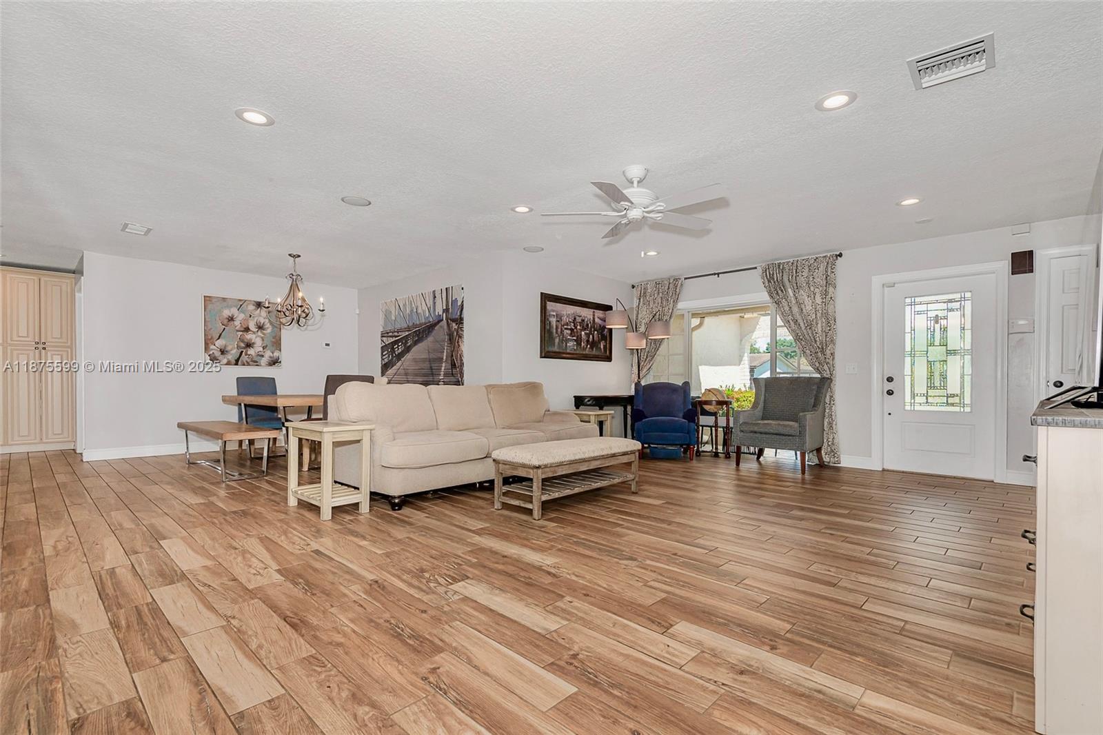 8850 NW 7th St