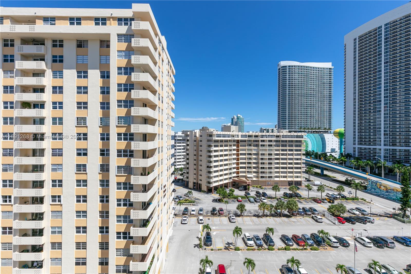 PLAZA TOWERS SOUTH CONDO - Residential