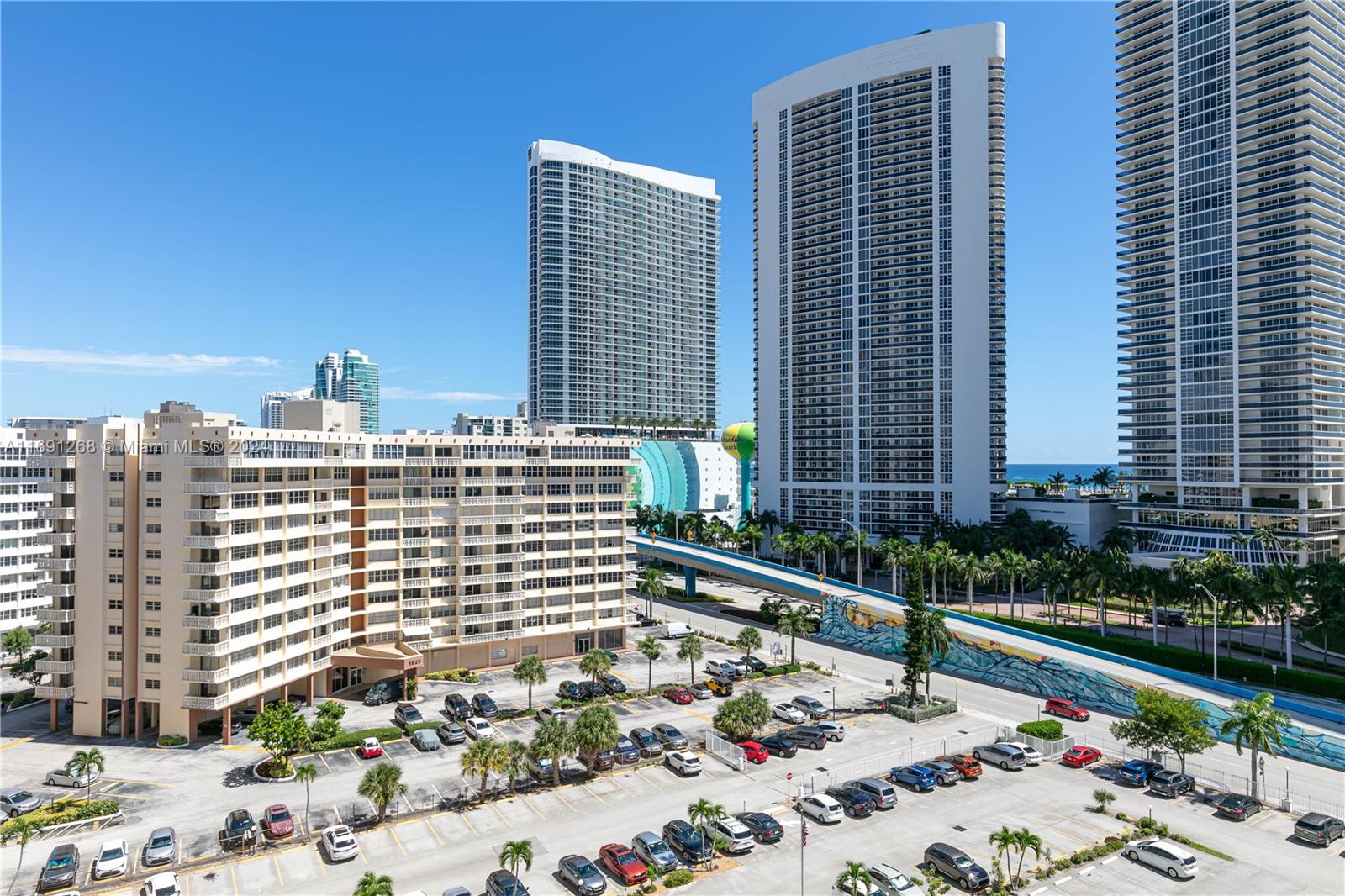 PLAZA TOWERS SOUTH CONDO - Residential