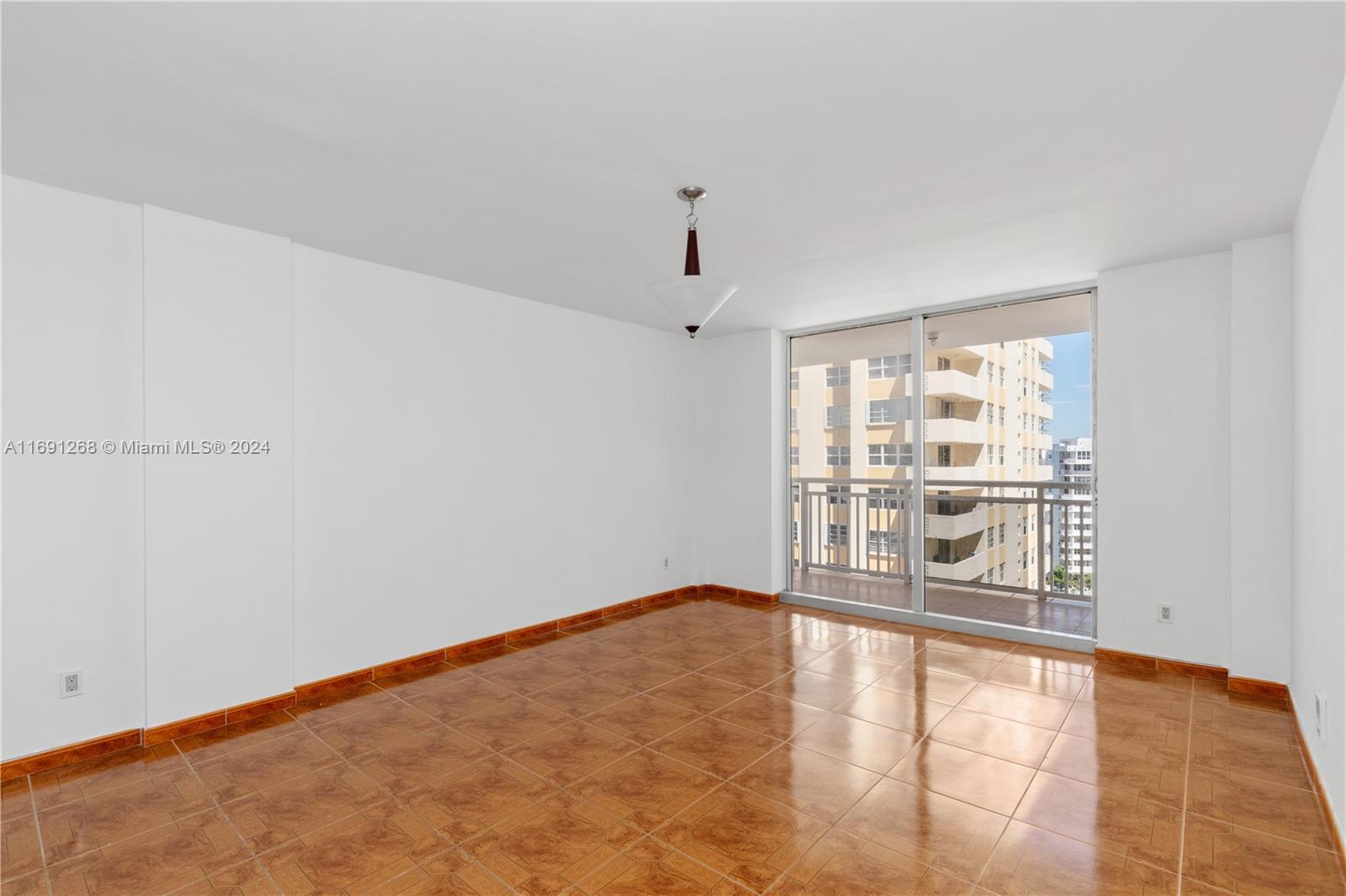 PLAZA TOWERS SOUTH CONDO - Residential