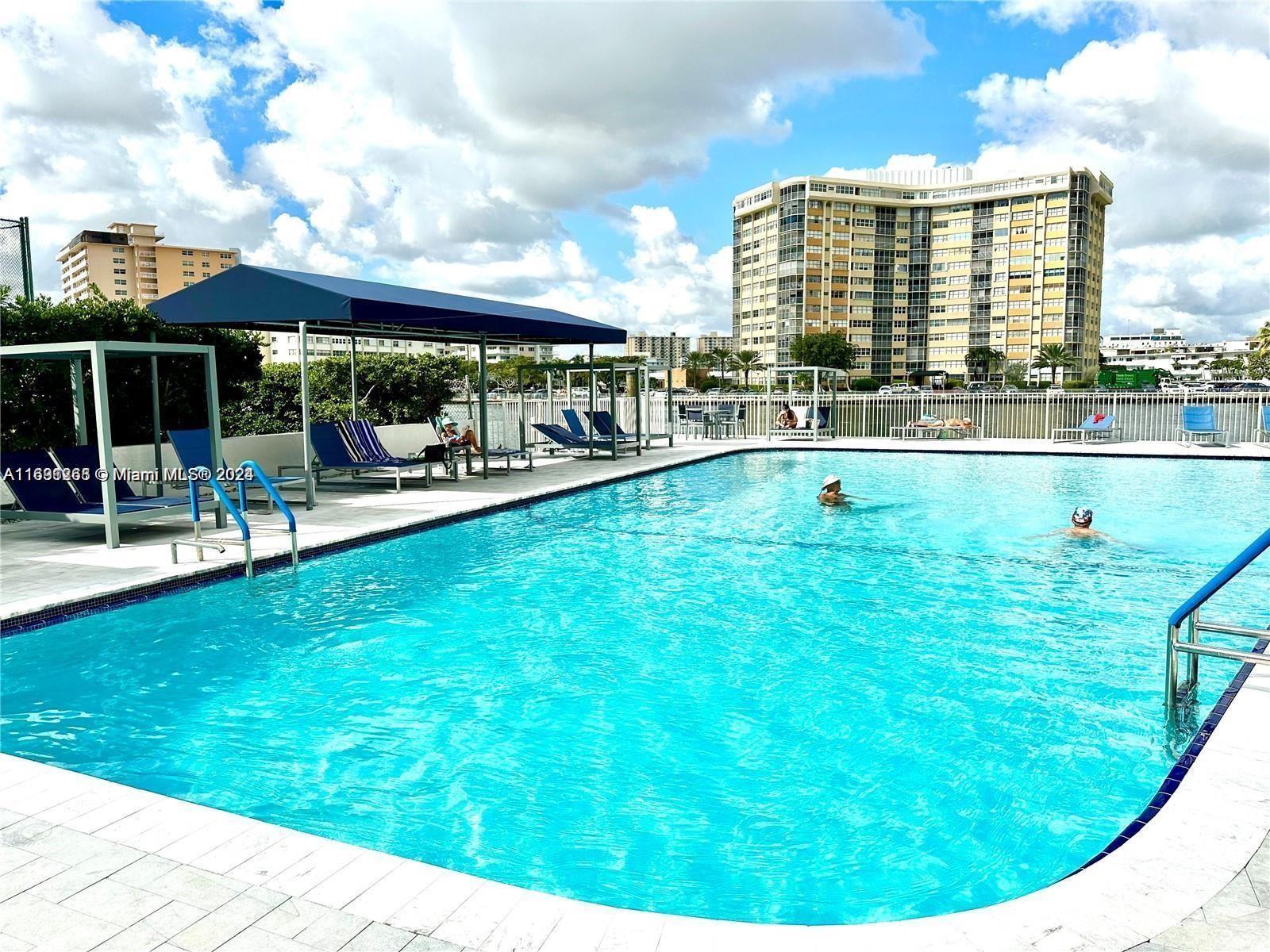 PLAZA TOWERS SOUTH CONDO - Residential