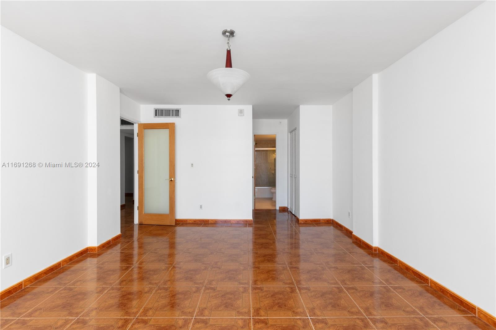 PLAZA TOWERS SOUTH CONDO - Residential