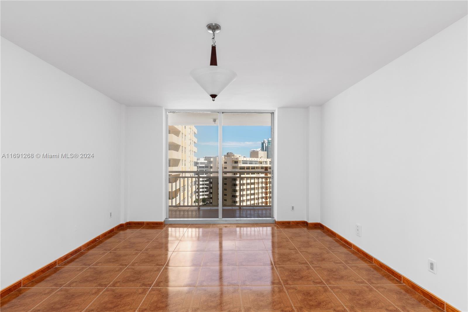 PLAZA TOWERS SOUTH CONDO - Residential