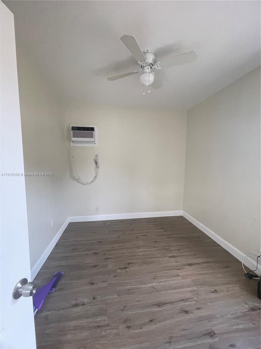 NORTH HOLLYWOOD - Residential Lease