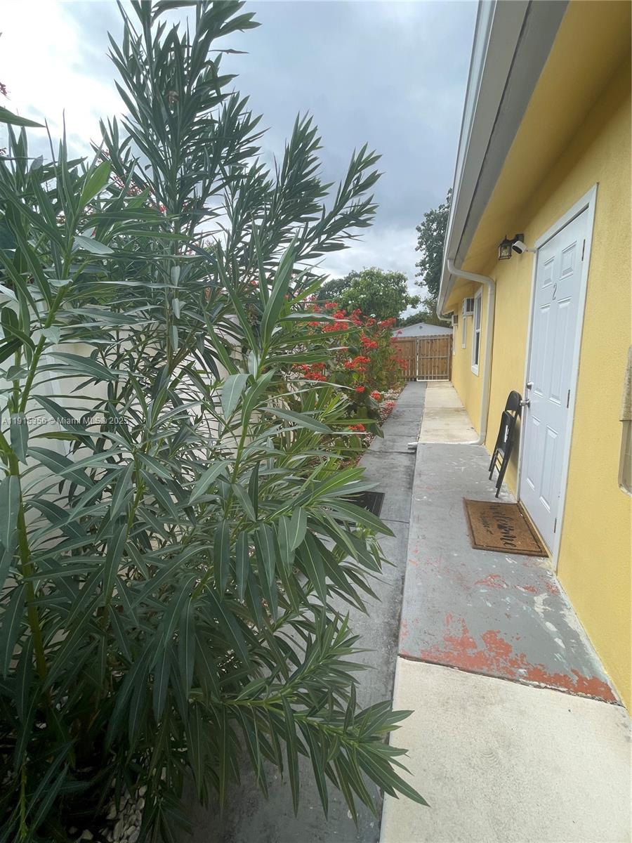 NORTH HOLLYWOOD - Residential Lease