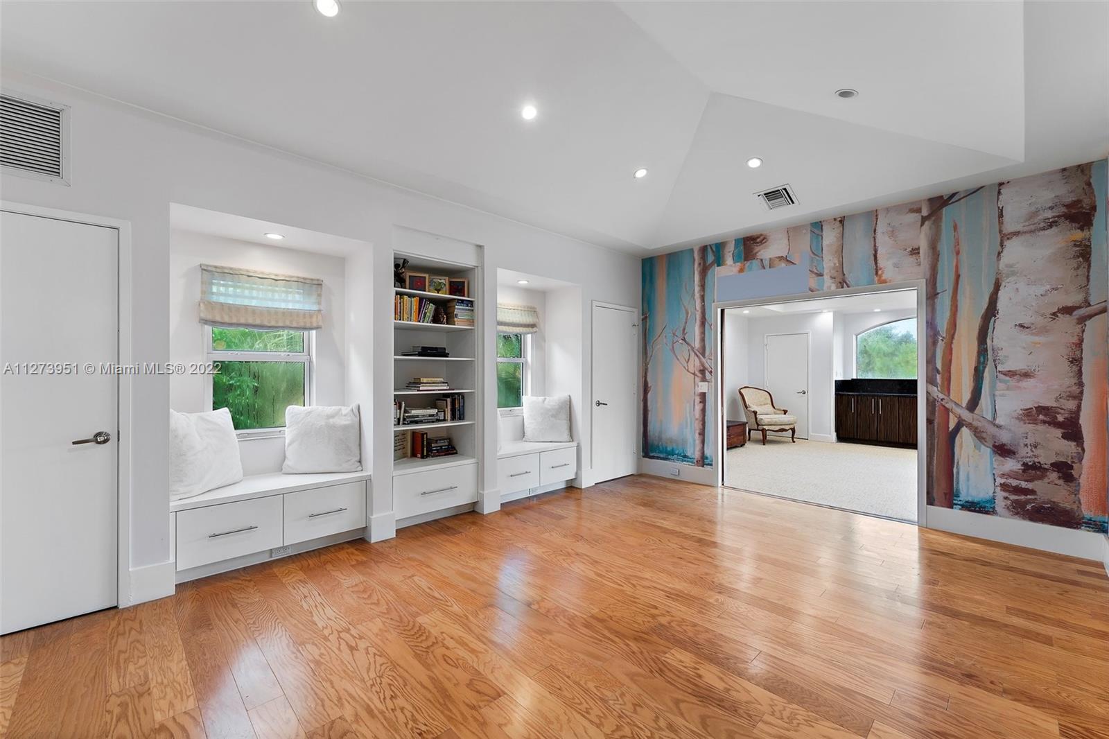 COVE POINT PLAT OF - Residential