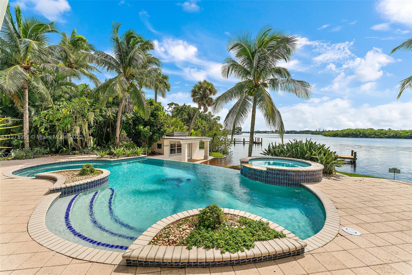 COVE POINT PLAT OF - Residential