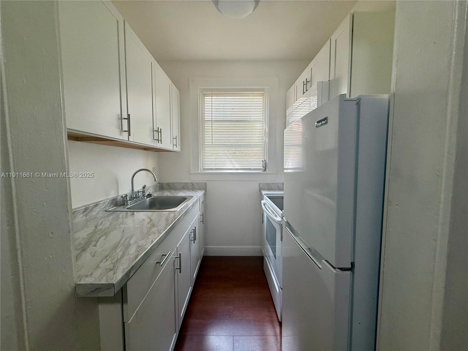 C GAB DOUGLAS SEC - Residential Lease