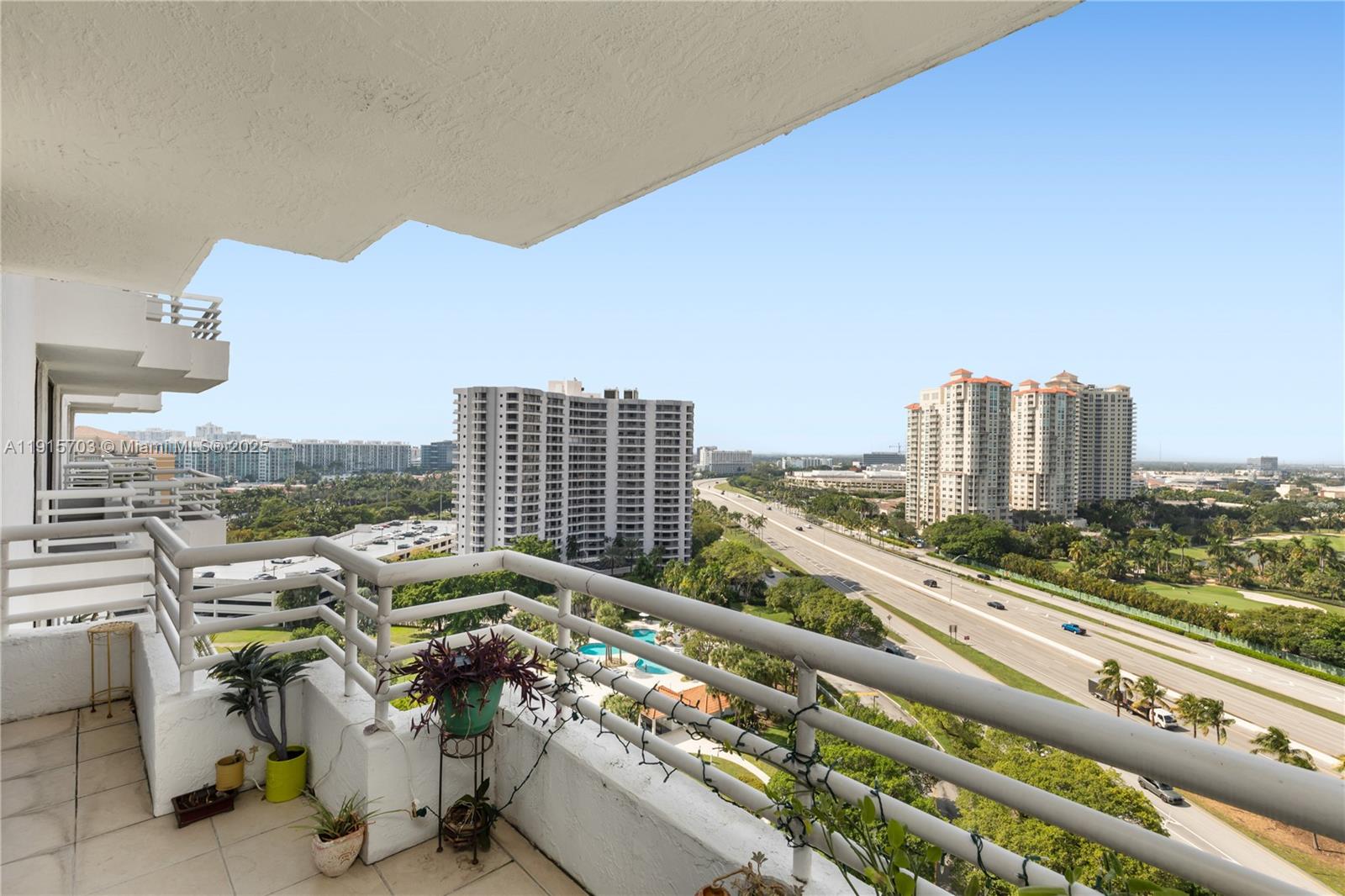 PARC CENTRAL AVENTURA EAS - Residential