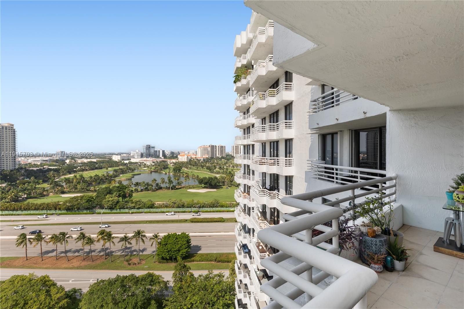 PARC CENTRAL AVENTURA EAS - Residential