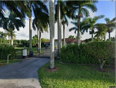 Photo of 16800 SW 190th St, Miami, FL 33187 (MLS # A11958198)