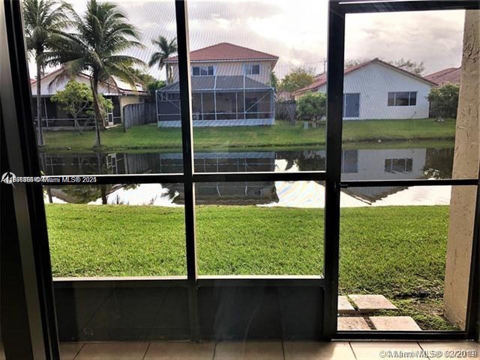 RACQUET CLUB APTS AT BONA - Residential