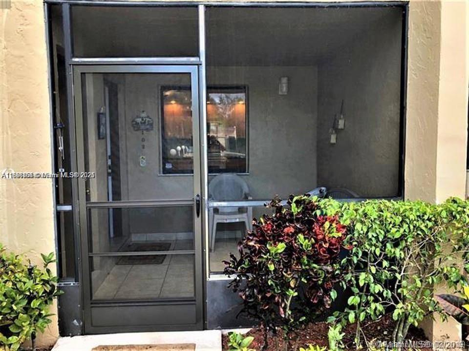 PERFECT UNIT LOCATED IN THE HEART OF WESTON. THIS UPDATED 2 BEDROOM 2 BATHROOM HOME IS 1256 SQUARE FEET LOCATED ON THE FIRST FLOOR WITH NICE WATER VIEW. THIS UNIT BOASTS GRANITE COUNTERTOPS WITH TILED BACKSPLASH, RECESSED LIGHTING, UPDATED BATHROOMS WITH TILE AND WOOD FLOORS THROUGHOUT. WASHER AND DRYER LOCATED INSIDE. IN ADDITION, THE UNIT HAS A NEWER AIR CONDITIONER. MEMBERSHIP TO THE BONAVENTURE COUNTRY CLUB INCLUDES POOLS, JACUZZI, TENNIS, RAQUETBALL, ROLLER SKATING, BOWLING AND A TOT LOT. WONDERFUL RESTAURANTS NEARBY. A RATED SCHOOLS. RELAX FROM YOUR PORCH WITH A QUIET PEACEFUL VIEW OF THE WATER. 40 YEAR ASSESSMENT COMPLETE. PERFECT INVESTOR OPPORTUNITY AS PROPERTY IS CURRENTLY RENTED UNTIL JULY 2026 WITH LONG TIME TENANTS.