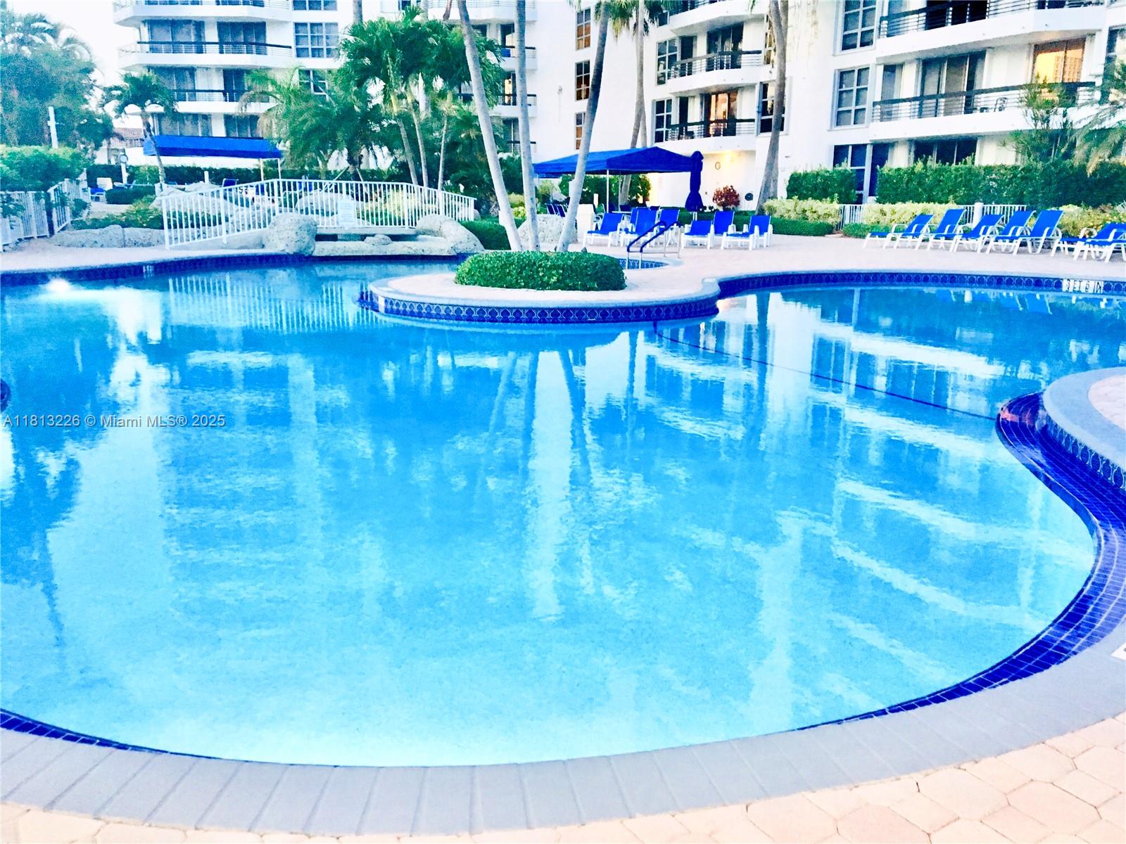 MYSTIC POINTE TOWER 500 C - Residential