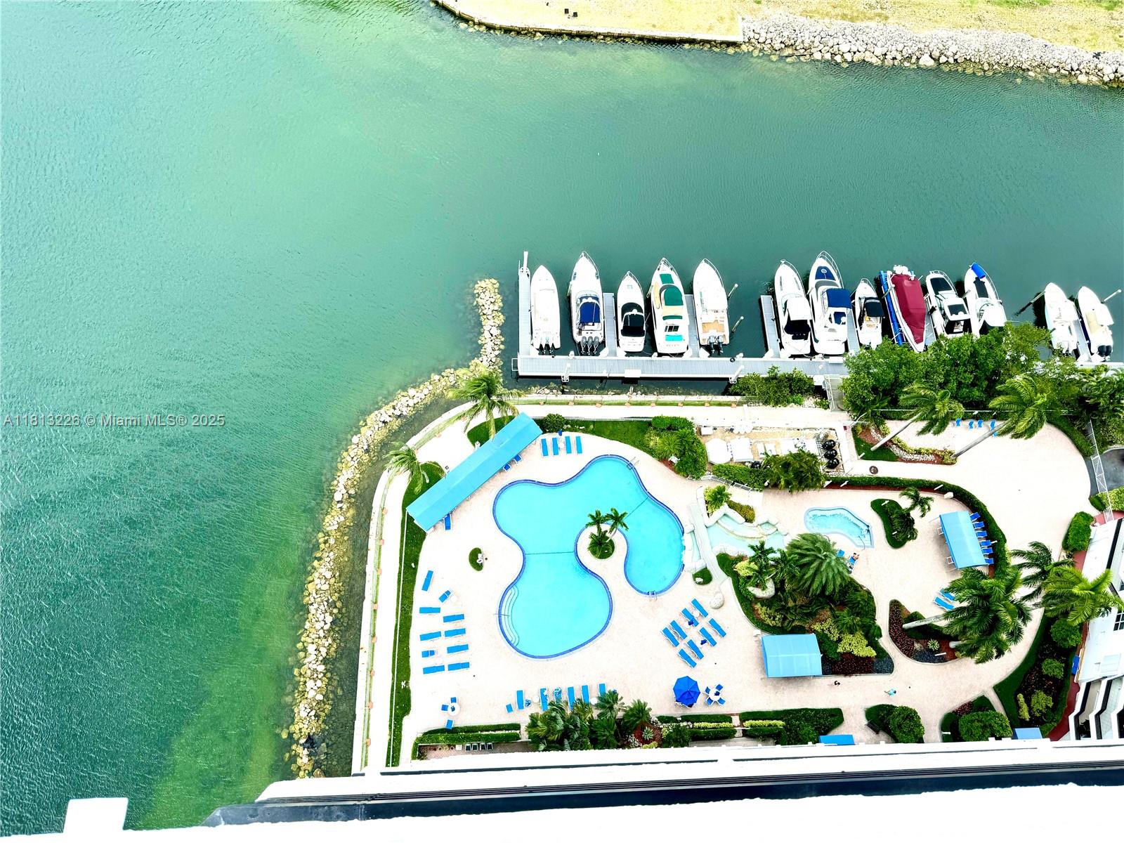 MYSTIC POINTE TOWER 500 C - Residential