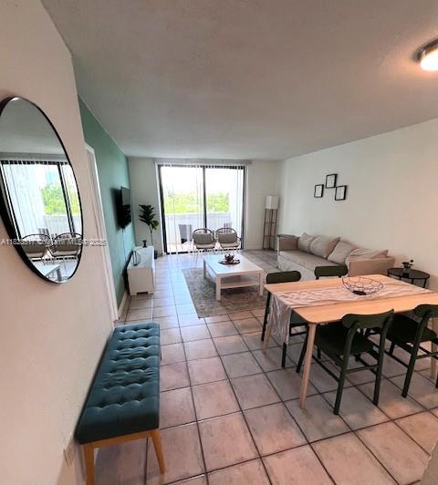 2345 Ne 135th St 302, North Miami, Miami-Dade County, Florida - 1 Bedrooms  
1 Bathrooms - 