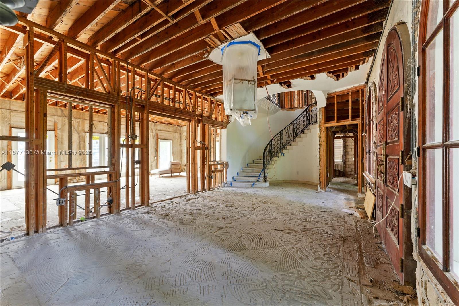 5681 Pine Tree Dr, Miami Beach, Miami-Dade County, Florida - 8 Bedrooms  
7.5 Bathrooms - 