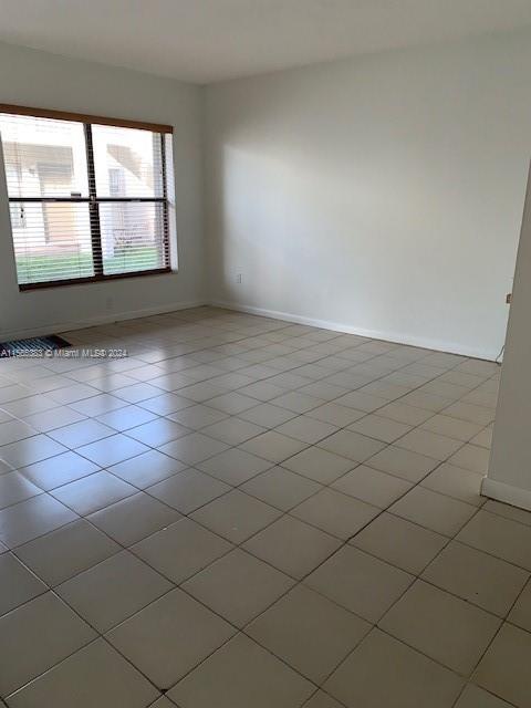 ROZLAND CONDO - Residential Lease