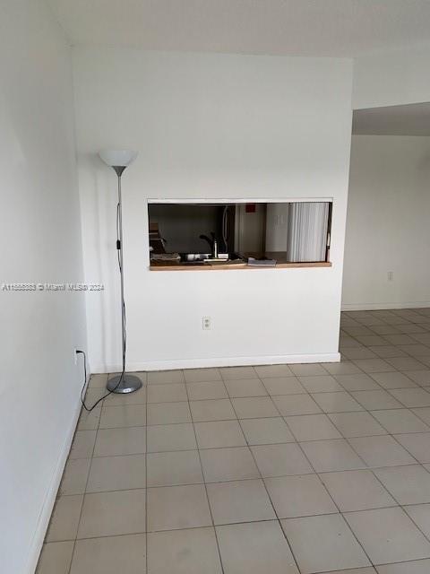 ROZLAND CONDO - Residential Lease