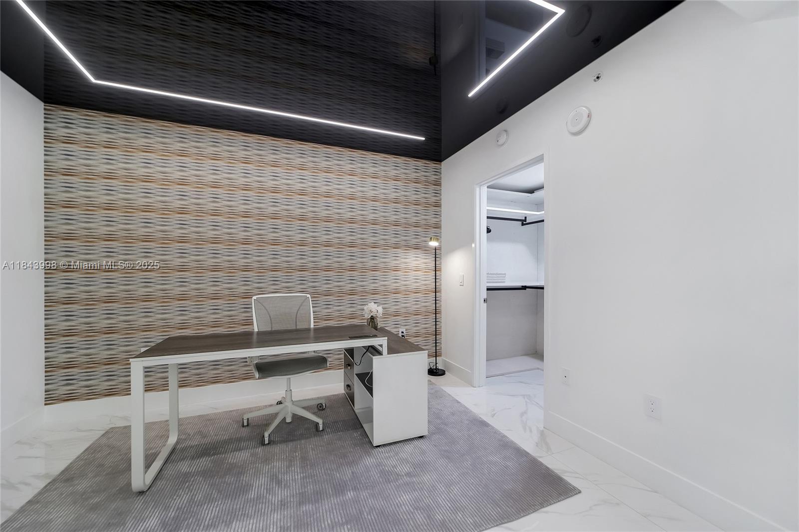 PARQUE TOWERS CONDO - Residential