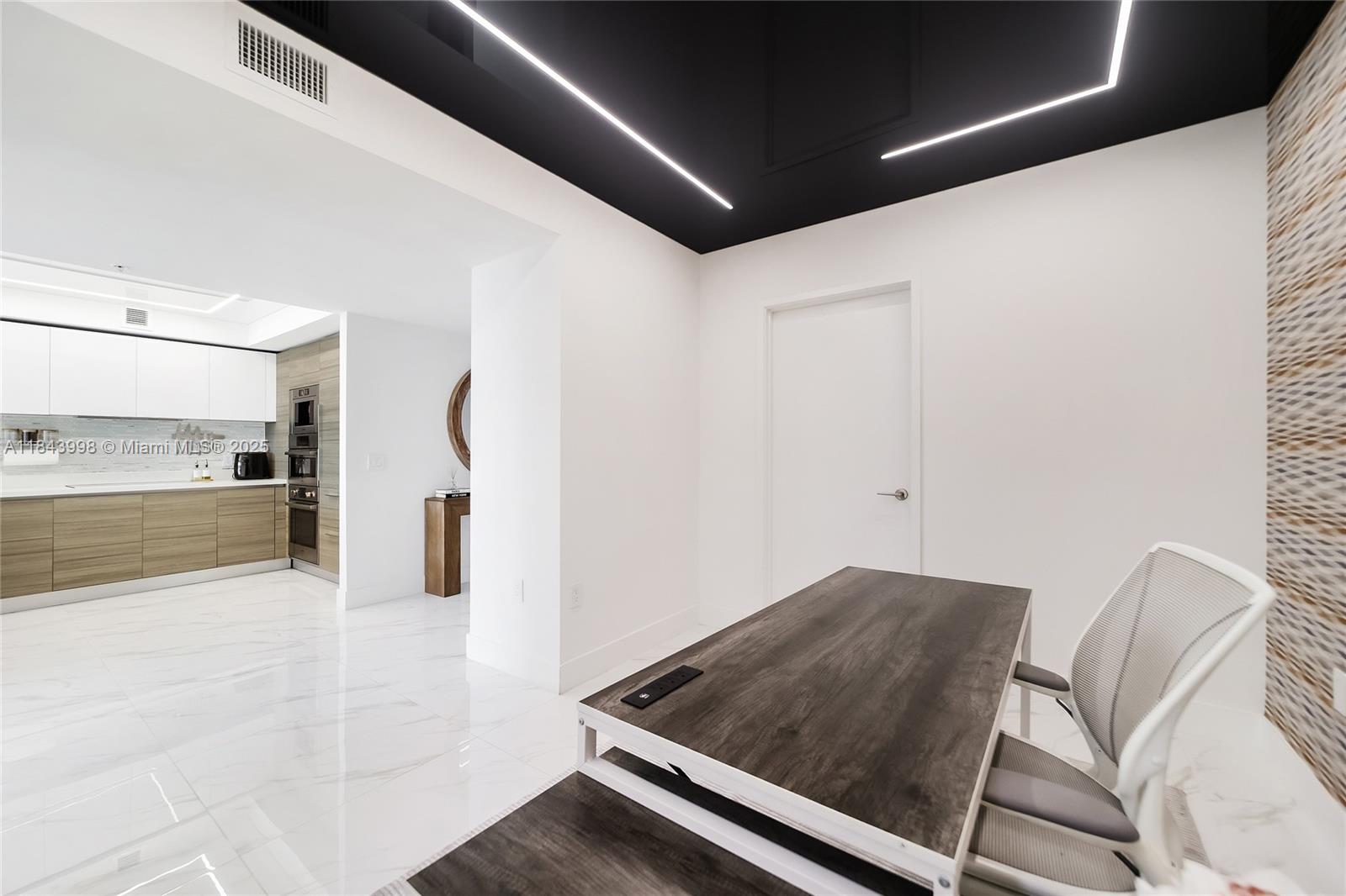 PARQUE TOWERS CONDO - Residential