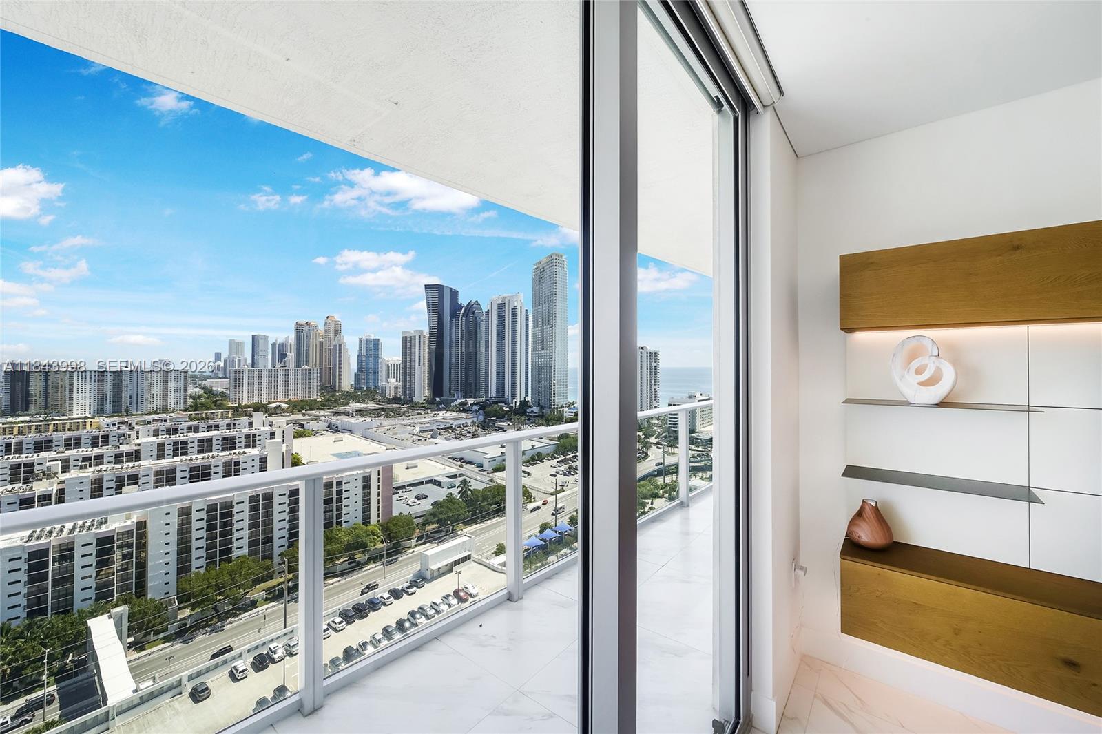 PARQUE TOWERS CONDO - Residential