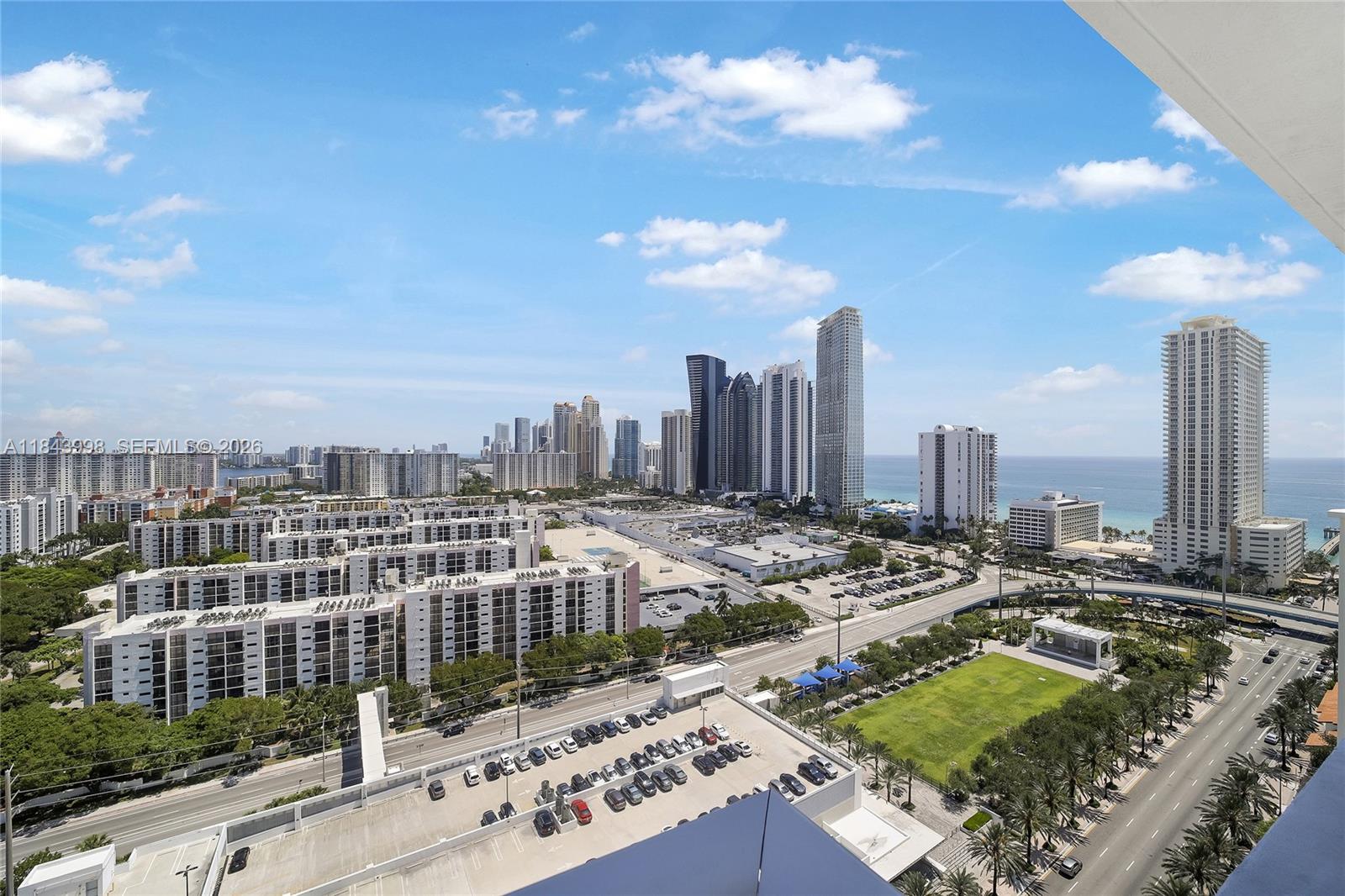 PARQUE TOWERS CONDO - Residential