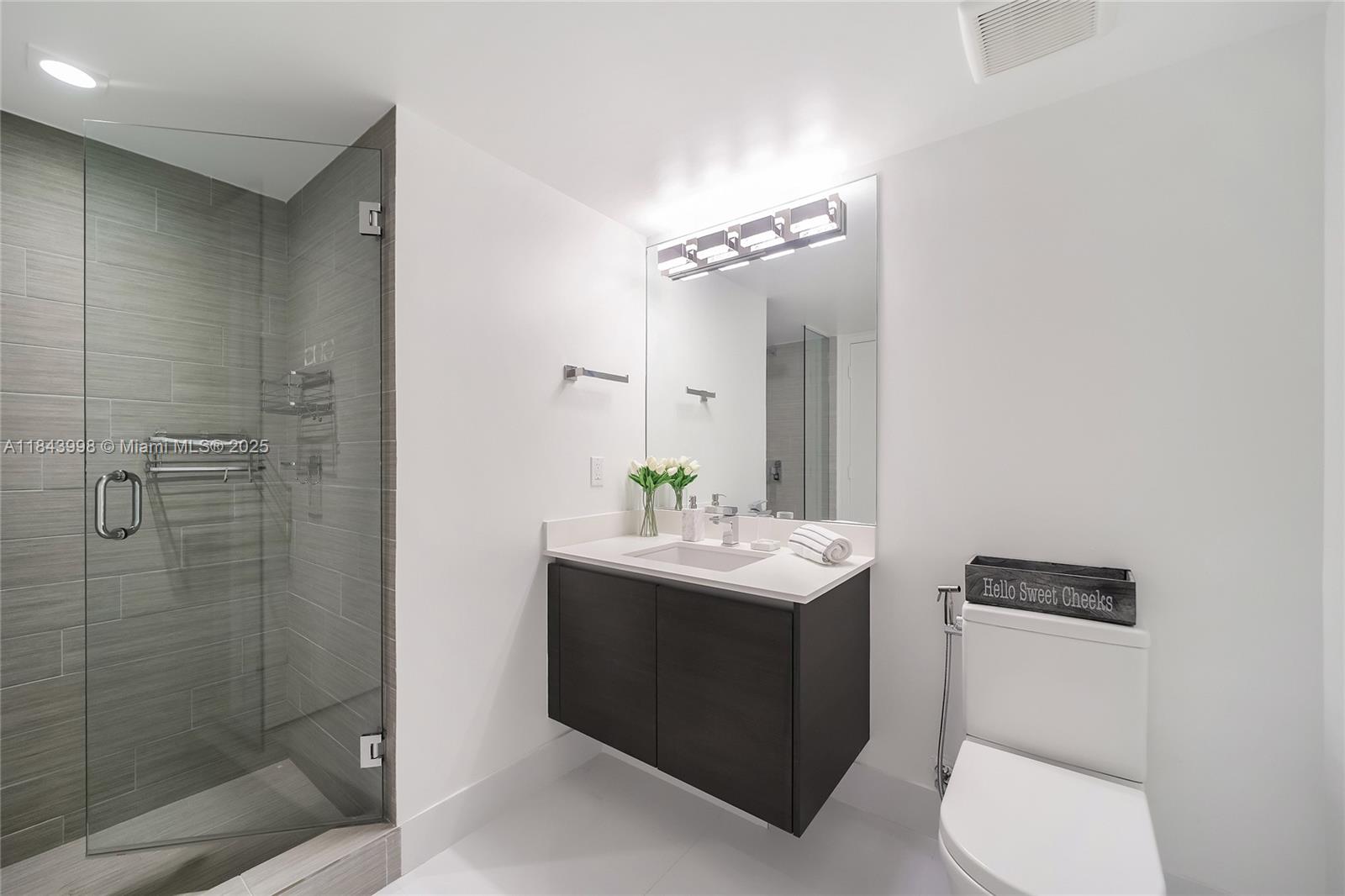 PARQUE TOWERS CONDO - Residential