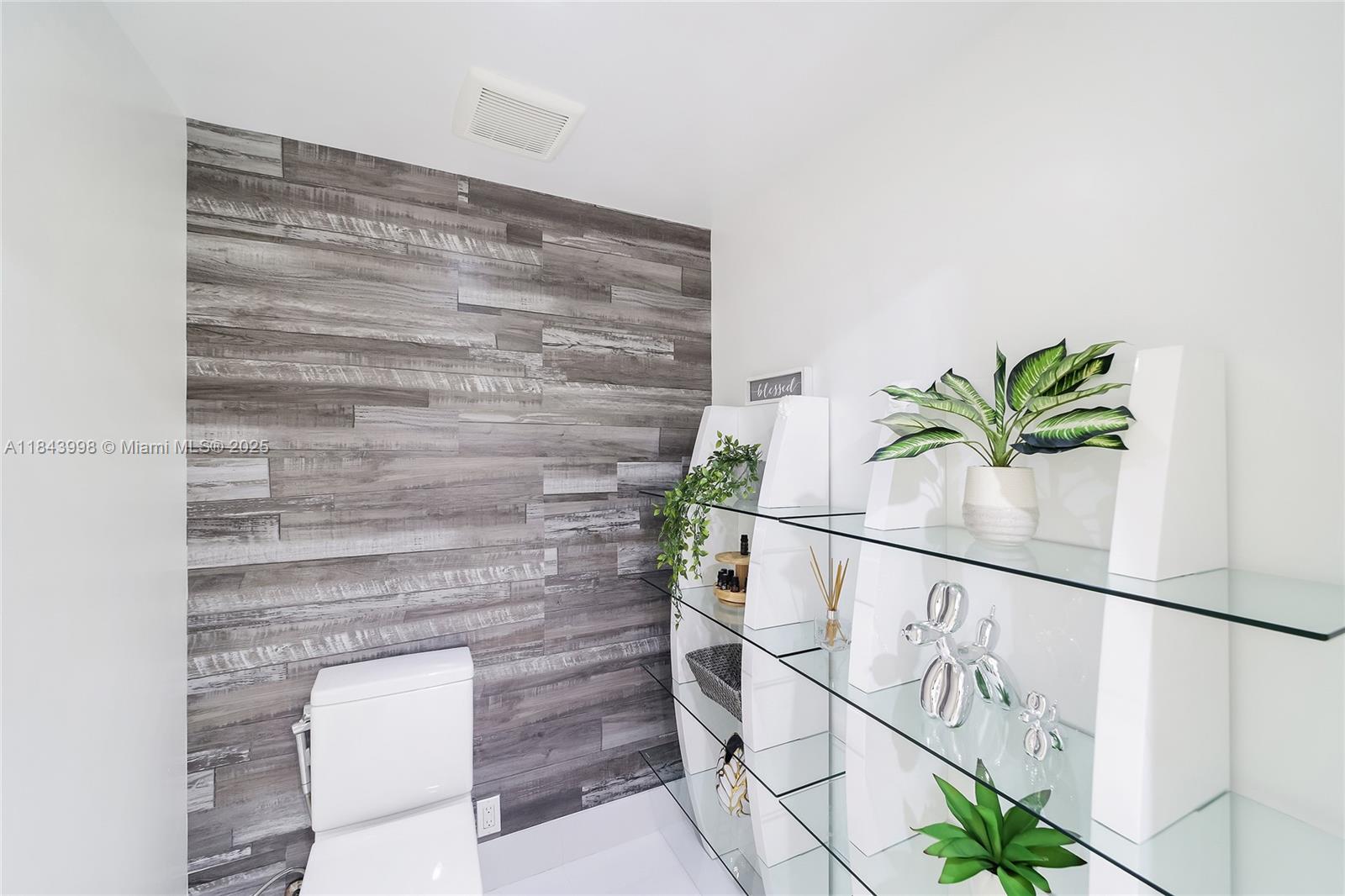 PARQUE TOWERS CONDO - Residential