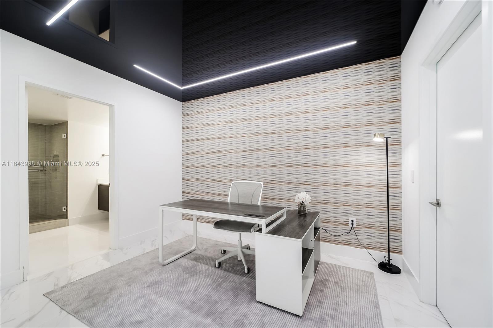 PARQUE TOWERS CONDO - Residential