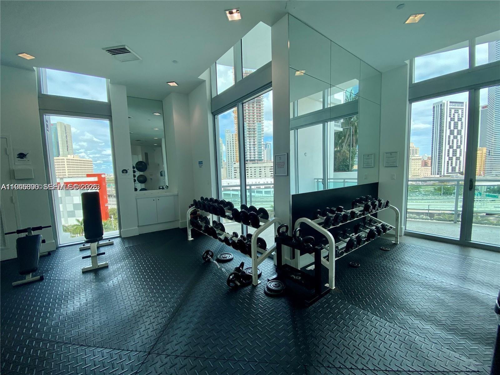 WIND CONDO - Residential