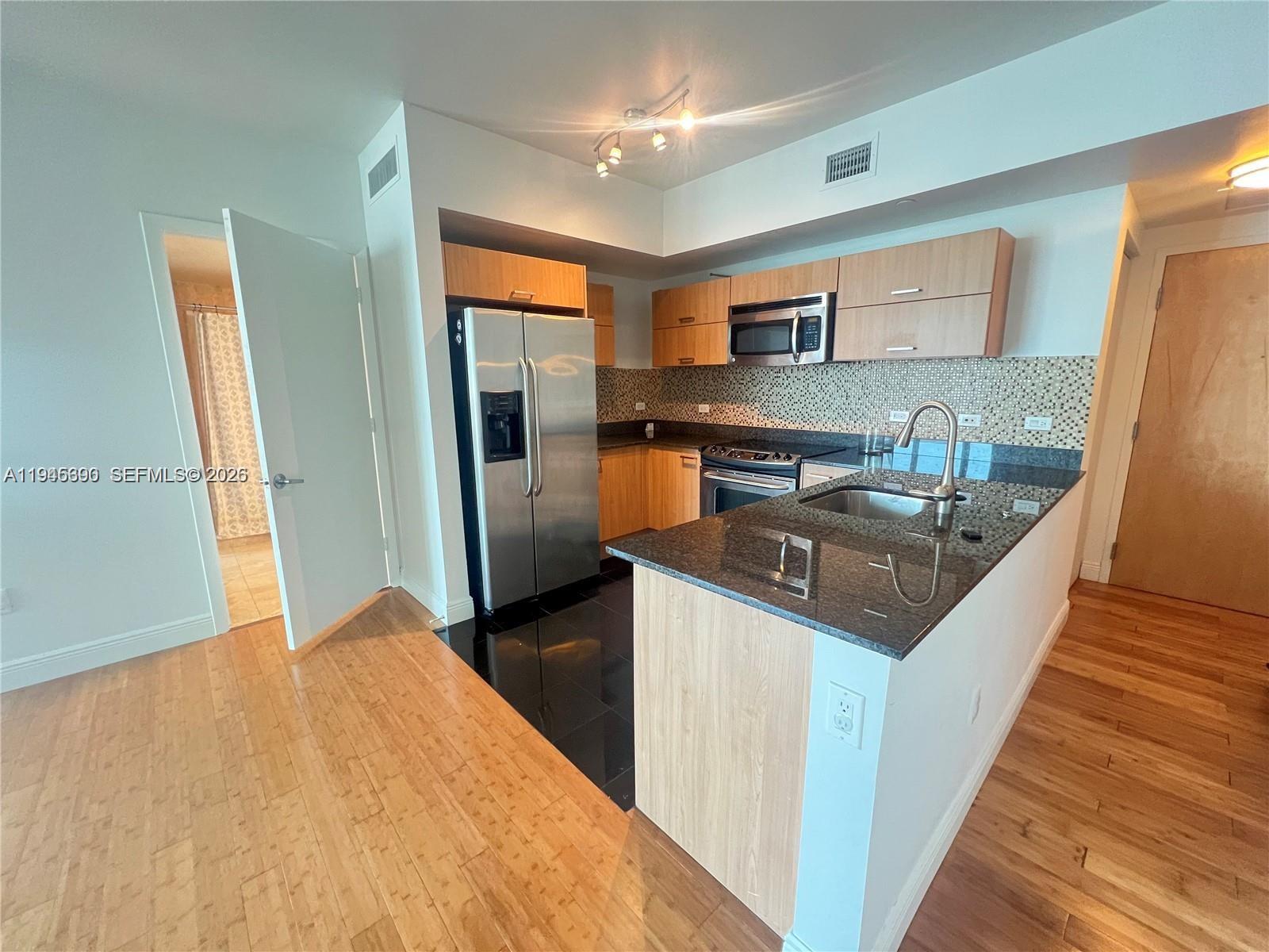 WIND CONDO - Residential