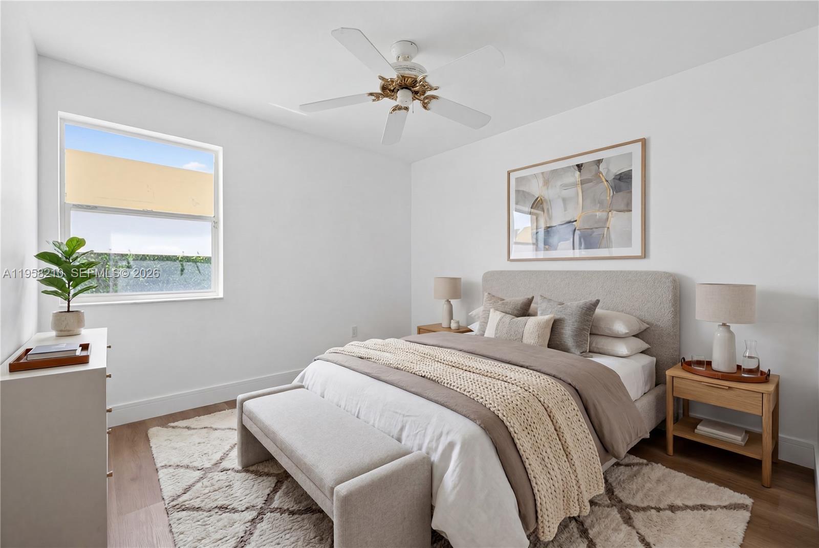HOLLYWOOD LAKES COUNTRY C - Residential