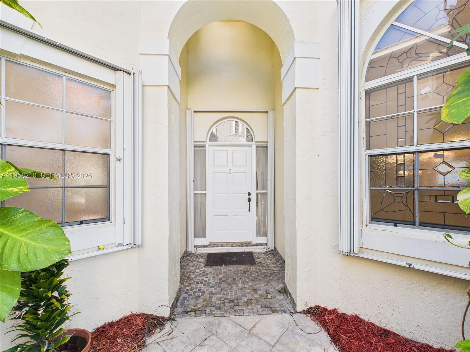 HOLLYWOOD LAKES COUNTRY C - Residential