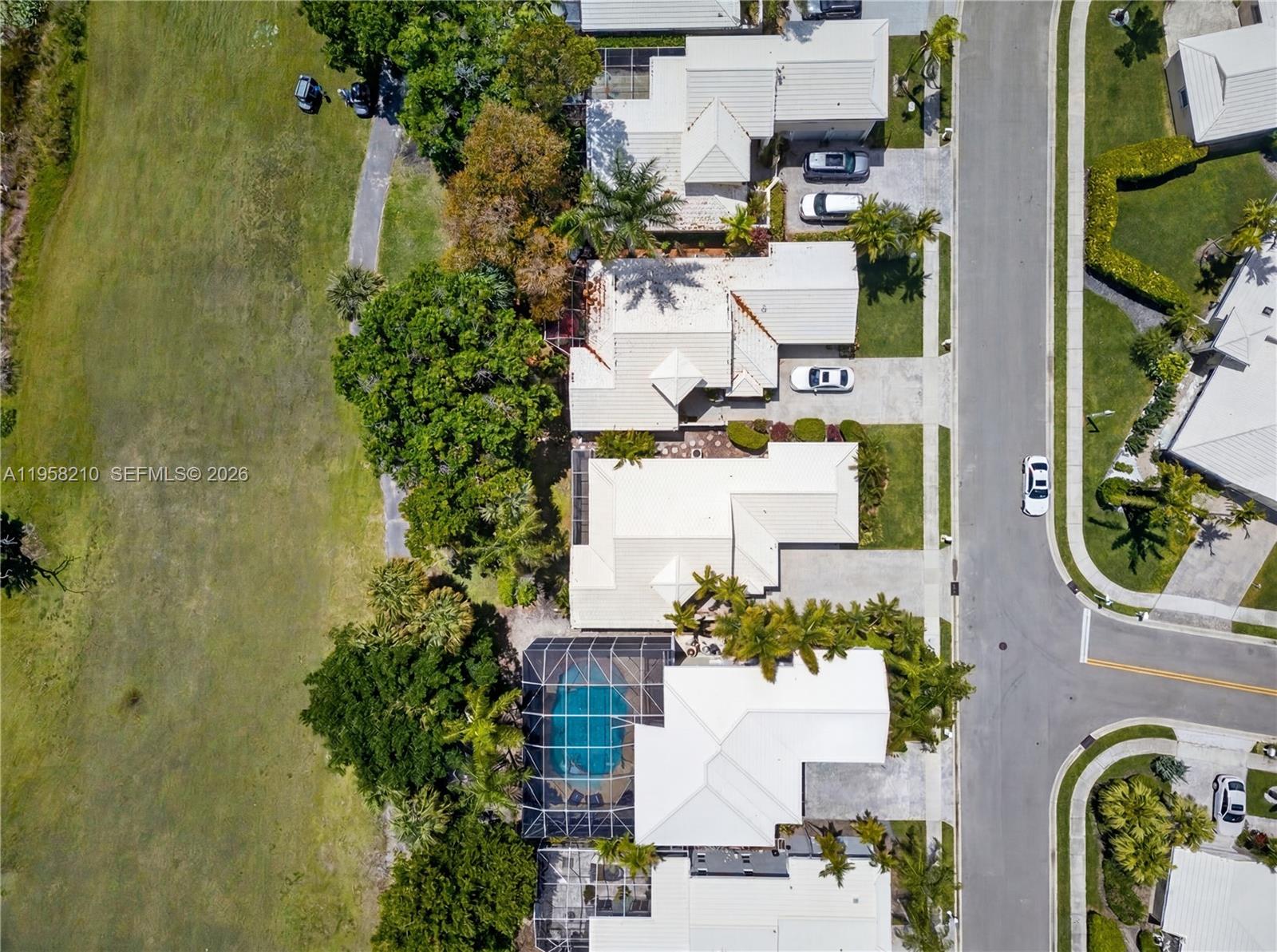 HOLLYWOOD LAKES COUNTRY C - Residential