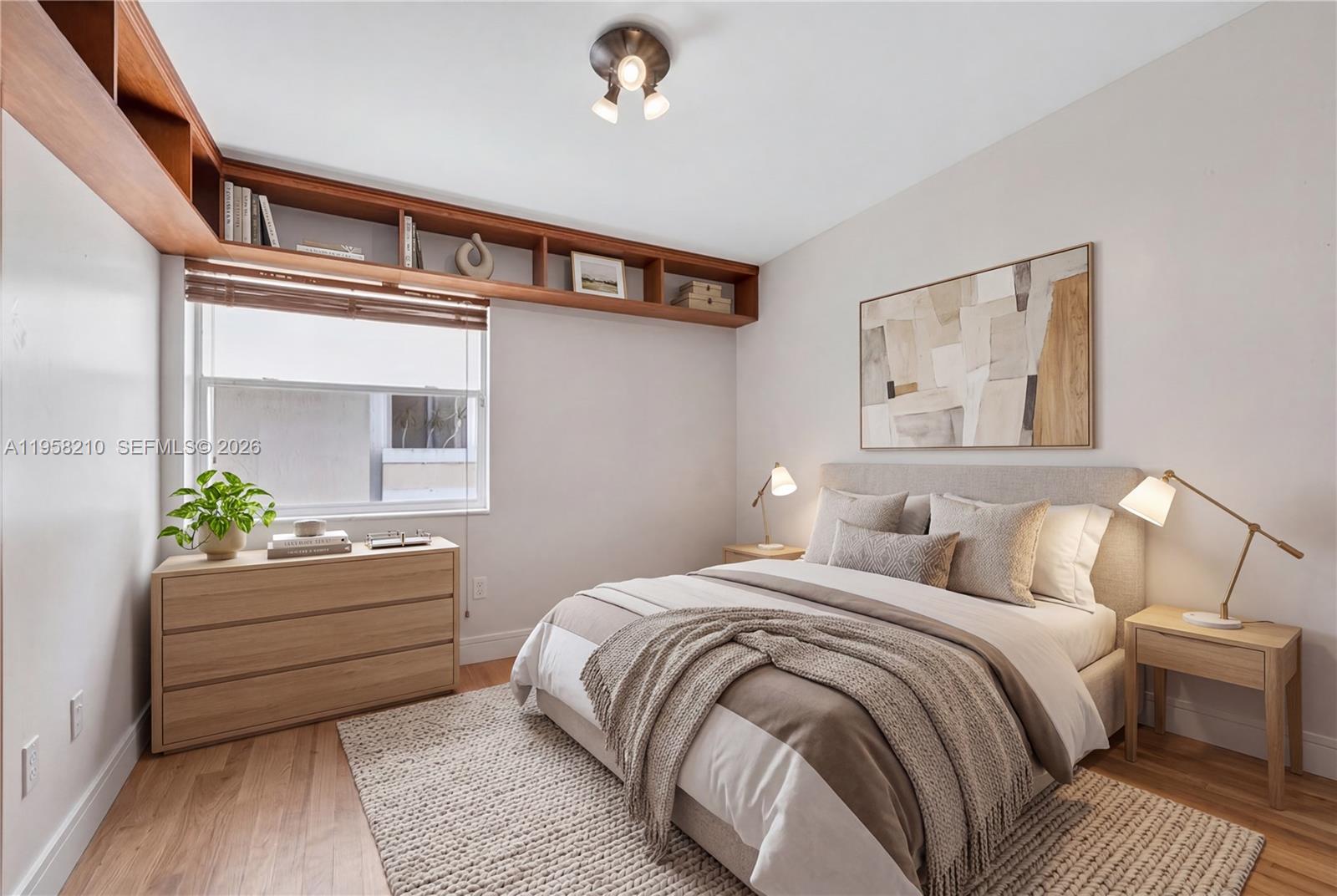 HOLLYWOOD LAKES COUNTRY C - Residential